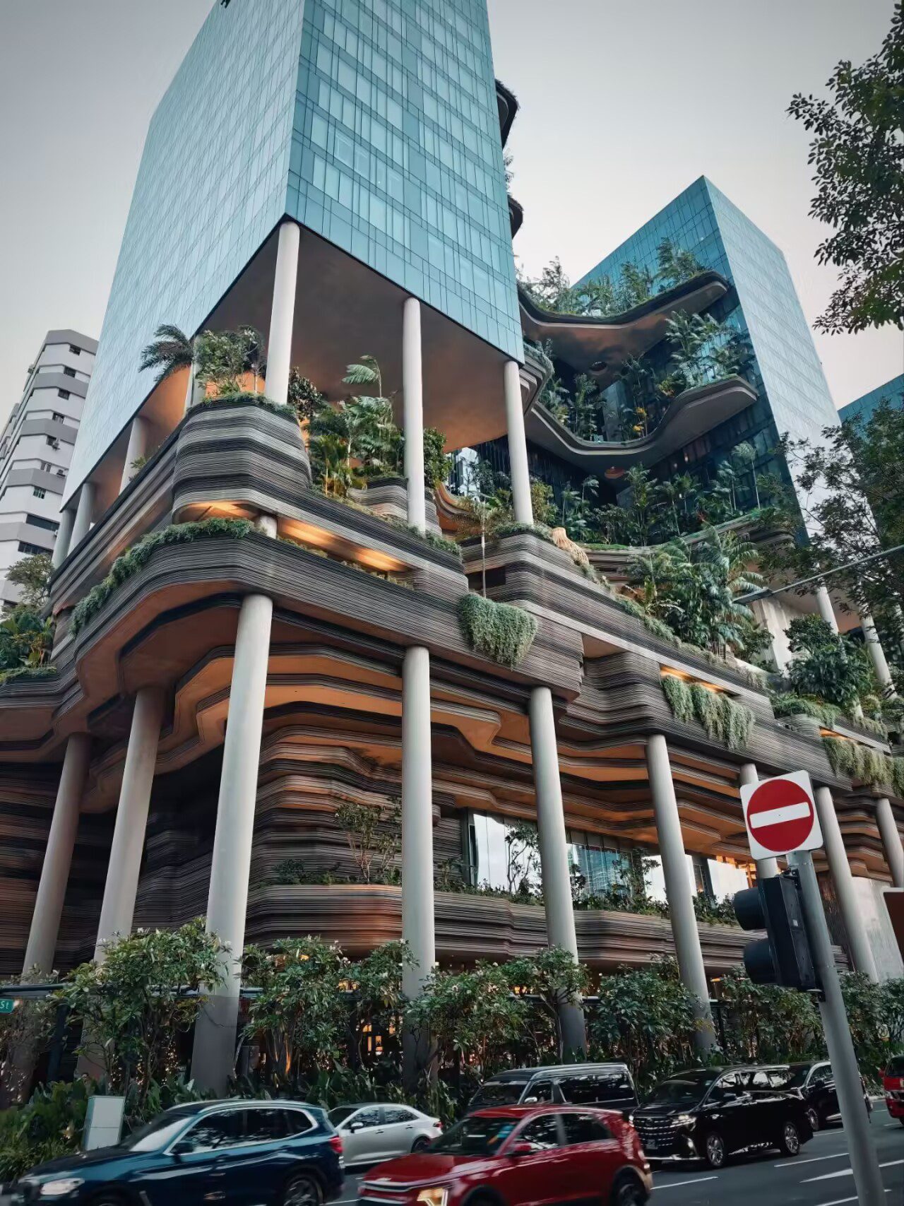 皮克林宾乐雅臻选酒店的空中花园建筑